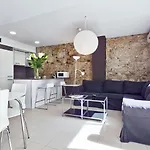 インサイド サンツ アパート バルセロナ