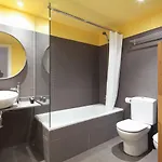 アパート インサイド サンツ *