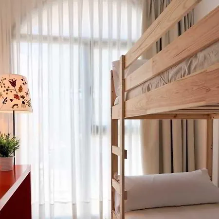 アパート インサイド サンツ *