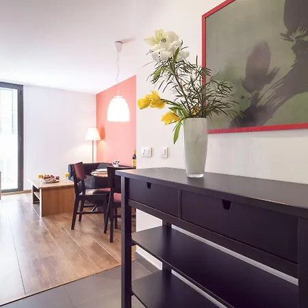 アパート インサイド サンツ *