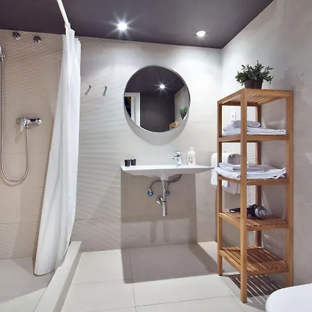 Inside Sants Apartman *
