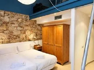 Inside Sants Apartament