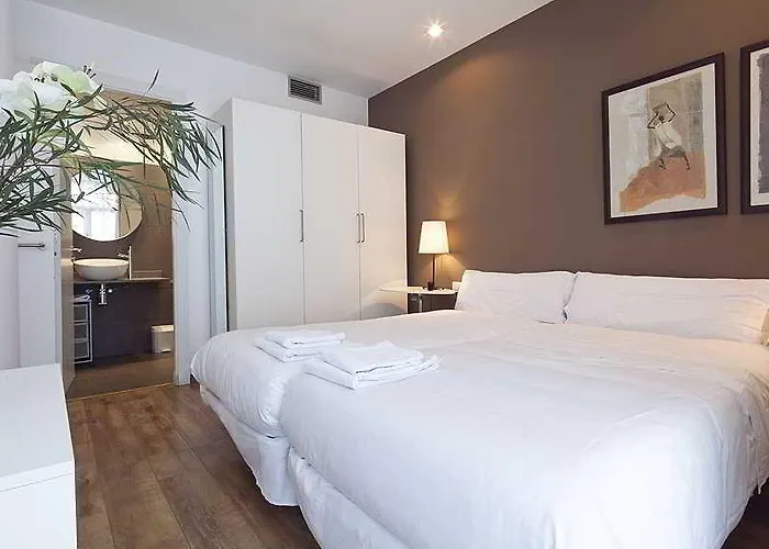 Inside Sants Apartamento