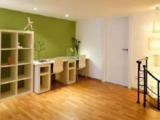Inside Sants Apartamento