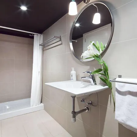 Inside Sants Apartamento *